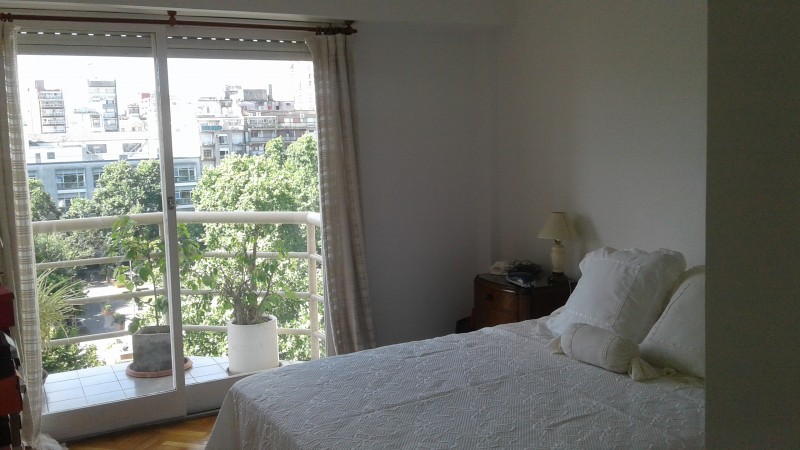 Precioso 3 Ambientes con Balcon y Vista Panoramica a La Plaza. ALQUILADO!
