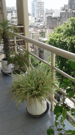 Precioso 3 Ambientes con Balcon y Vista Panoramica a La Plaza. ALQUILADO!