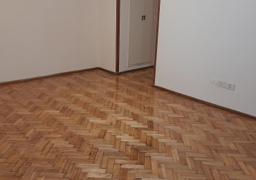 2 ambientes con gran patio. Bajas expensas!