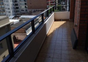 Comodo Semipiso C/ Balcon y cochera fija, en torre de categoria. ALQUILADO!